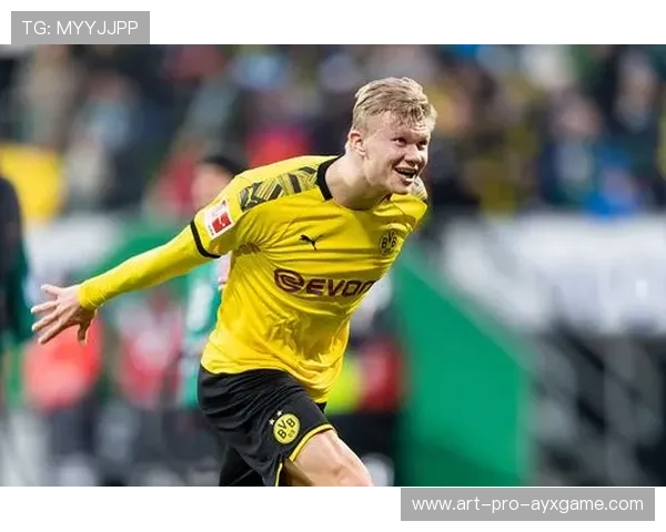 哈兰德震撼转会豪门争相出手更衣，足坛狂潮再掀波澜