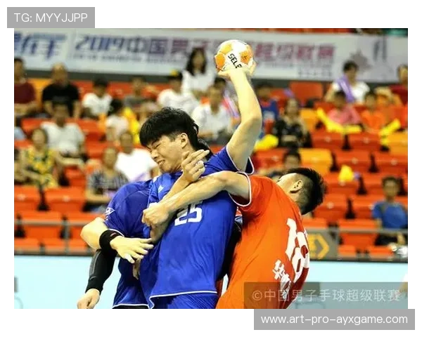 河南队利用多点跑动拉开了对手的防守阵型