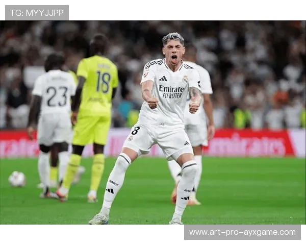 巴尔韦德世界波再现，皇马中场火力全开